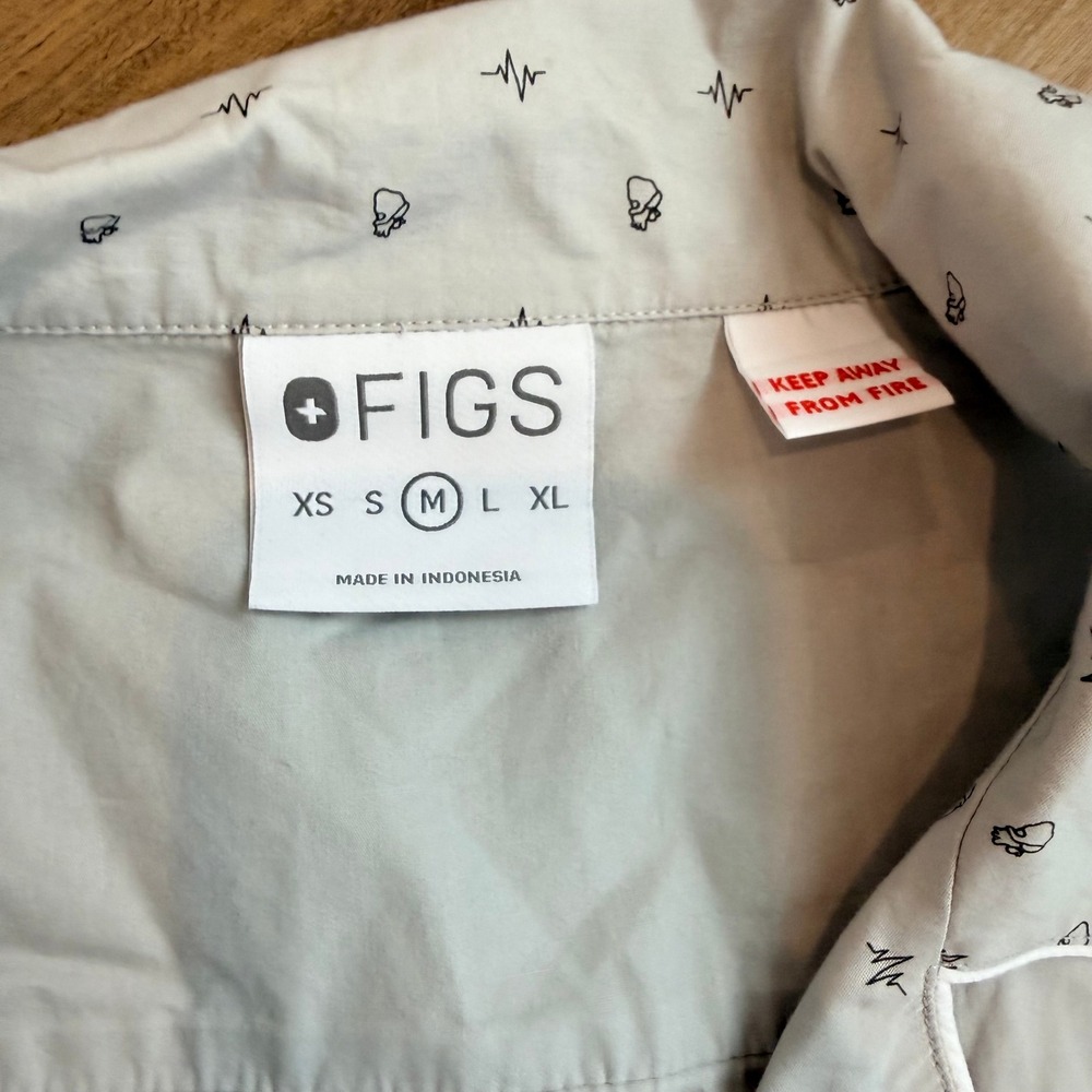 FIGS Womens Gray Heart EKG Print Cotton Pajama Top Shirt Medium - Picture 3 of 6